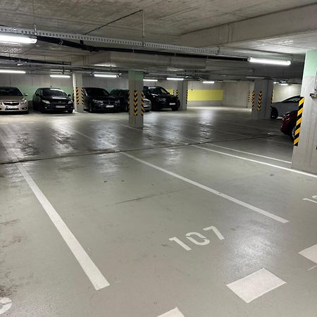 Ein Park Apartment With Free Parking 브라티슬라바 외부 사진