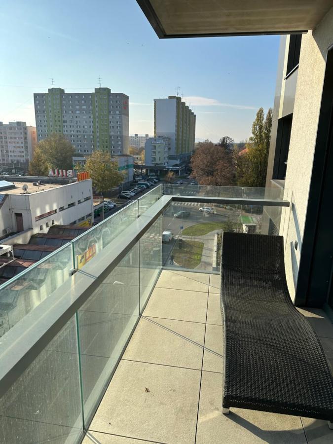 Ein Park Apartment With Free Parking 브라티슬라바 외부 사진