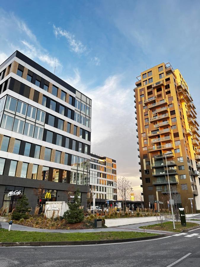 Ein Park Apartment With Free Parking 브라티슬라바 외부 사진