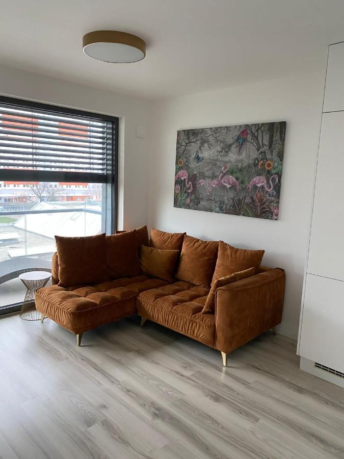 Ein Park Apartment With Free Parking 브라티슬라바 외부 사진